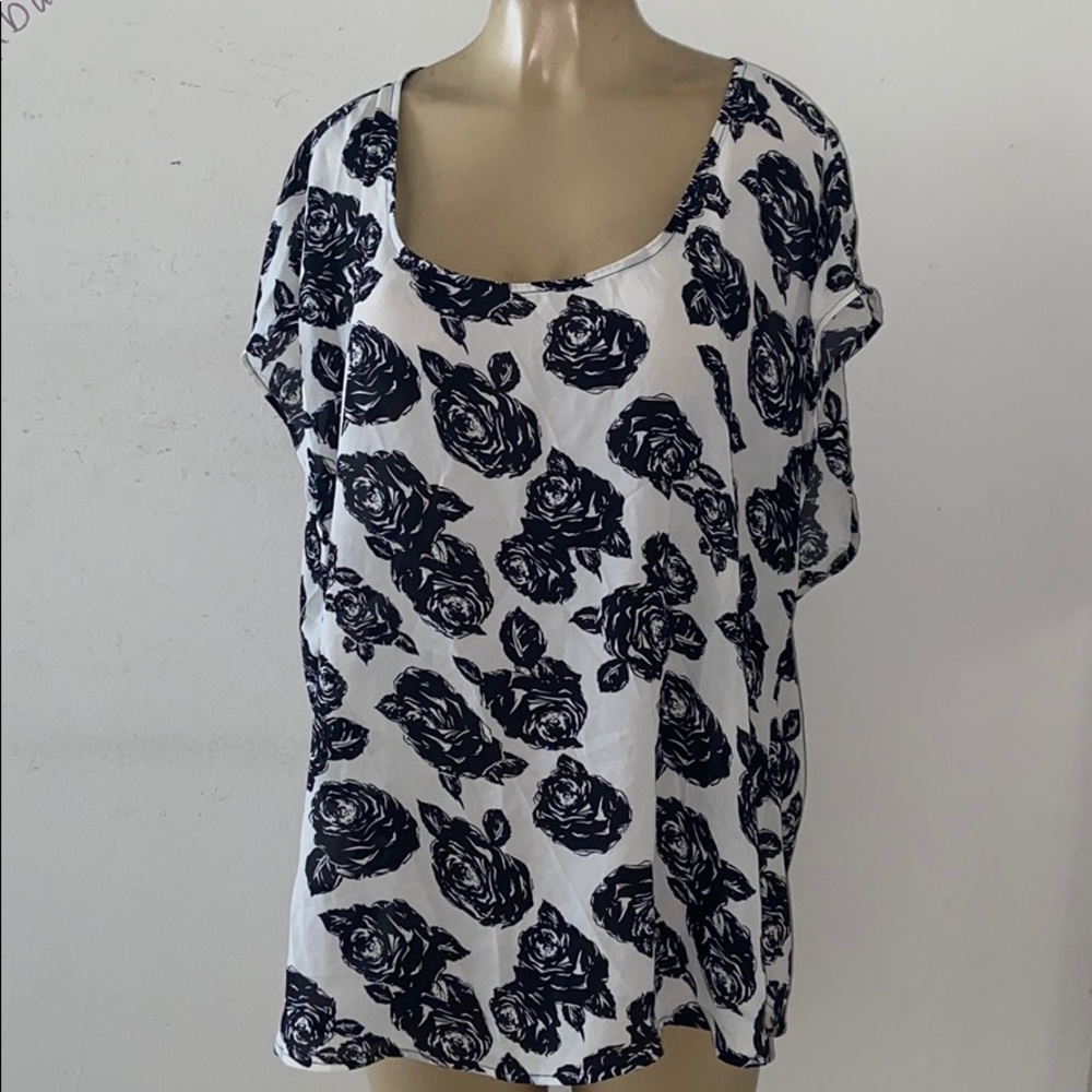 3x$30 Torrid Blouse Short Sleeve Top Plus Size 2X